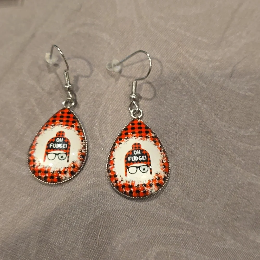 ❤️10/$20 New a Christmas story earrings